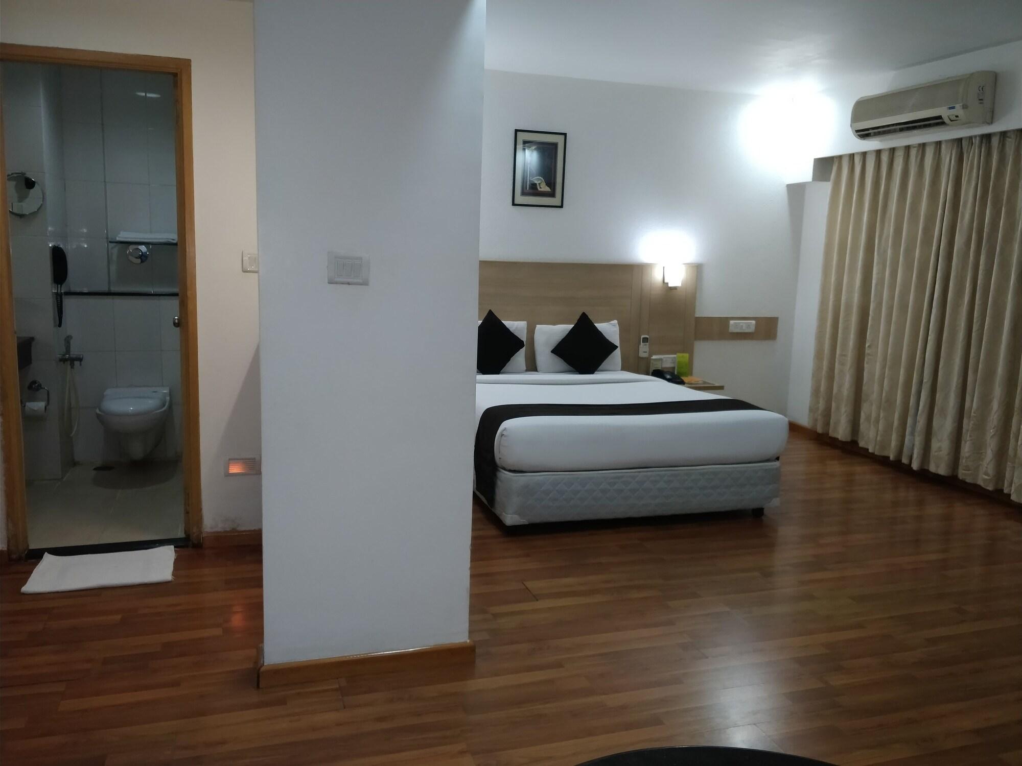 Hotel Ambient Turret Bangalore Extérieur photo