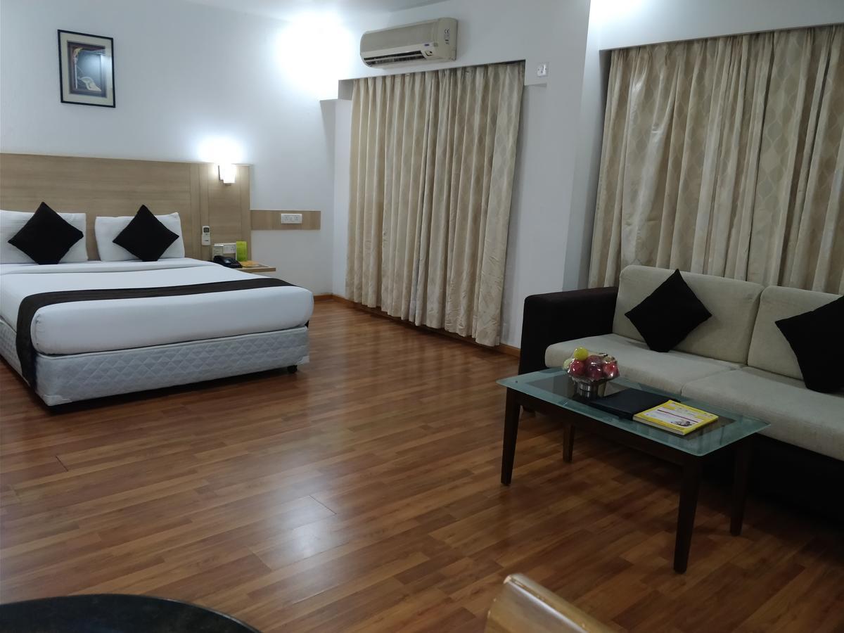 Hotel Ambient Turret Bangalore Extérieur photo