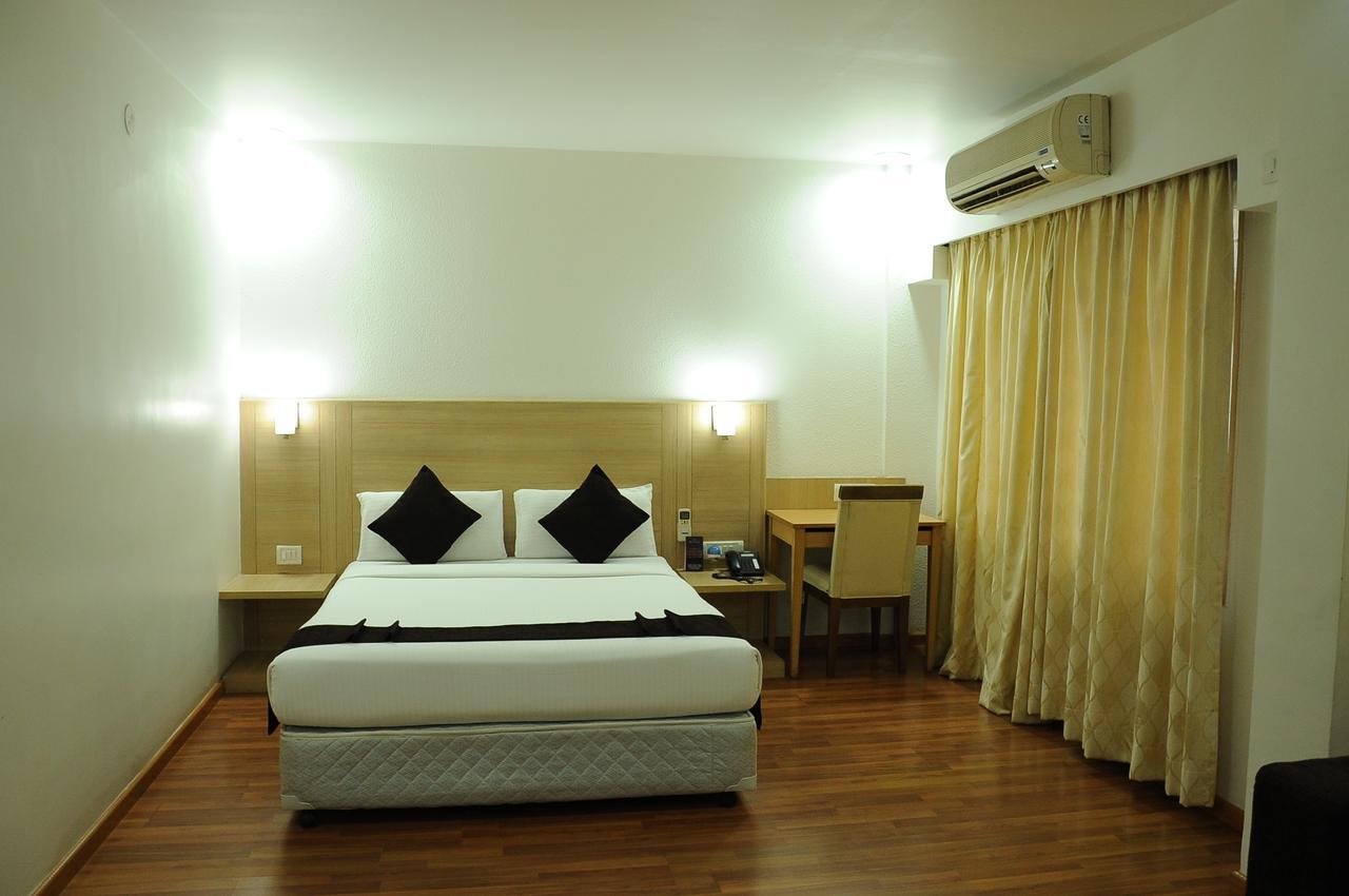 Hotel Ambient Turret Bangalore Extérieur photo