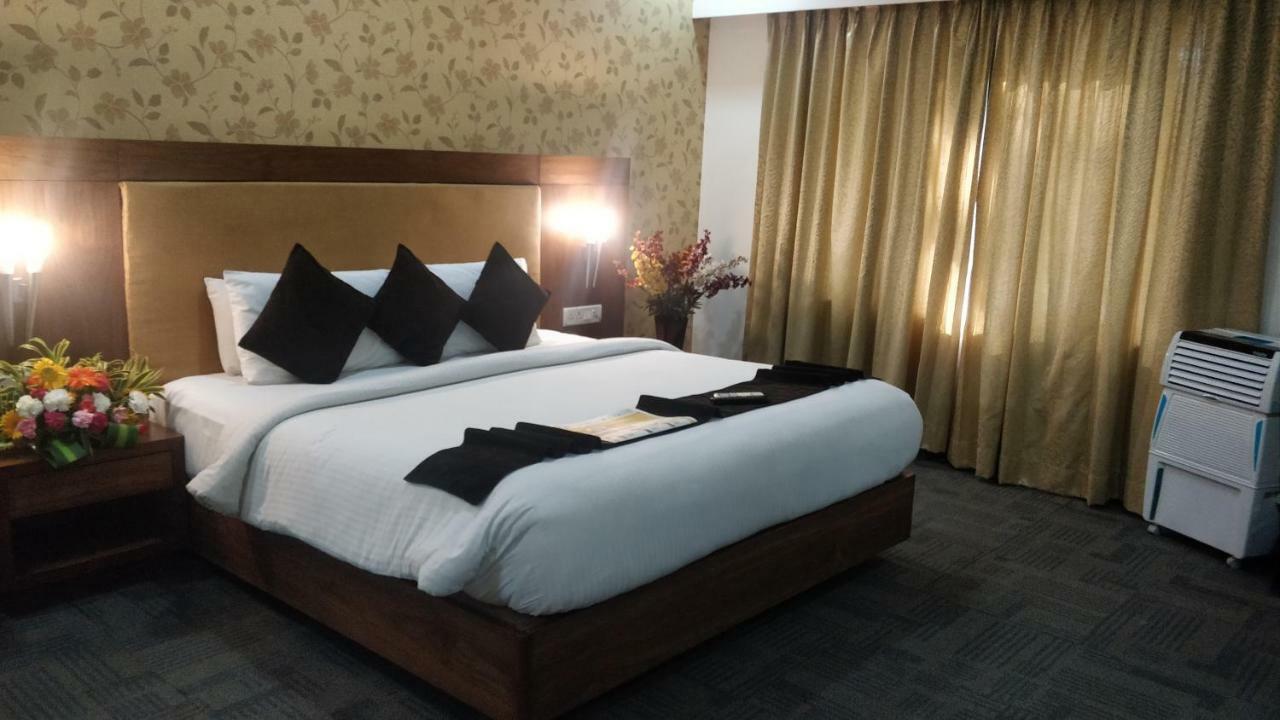 Hotel Ambient Turret Bangalore Extérieur photo