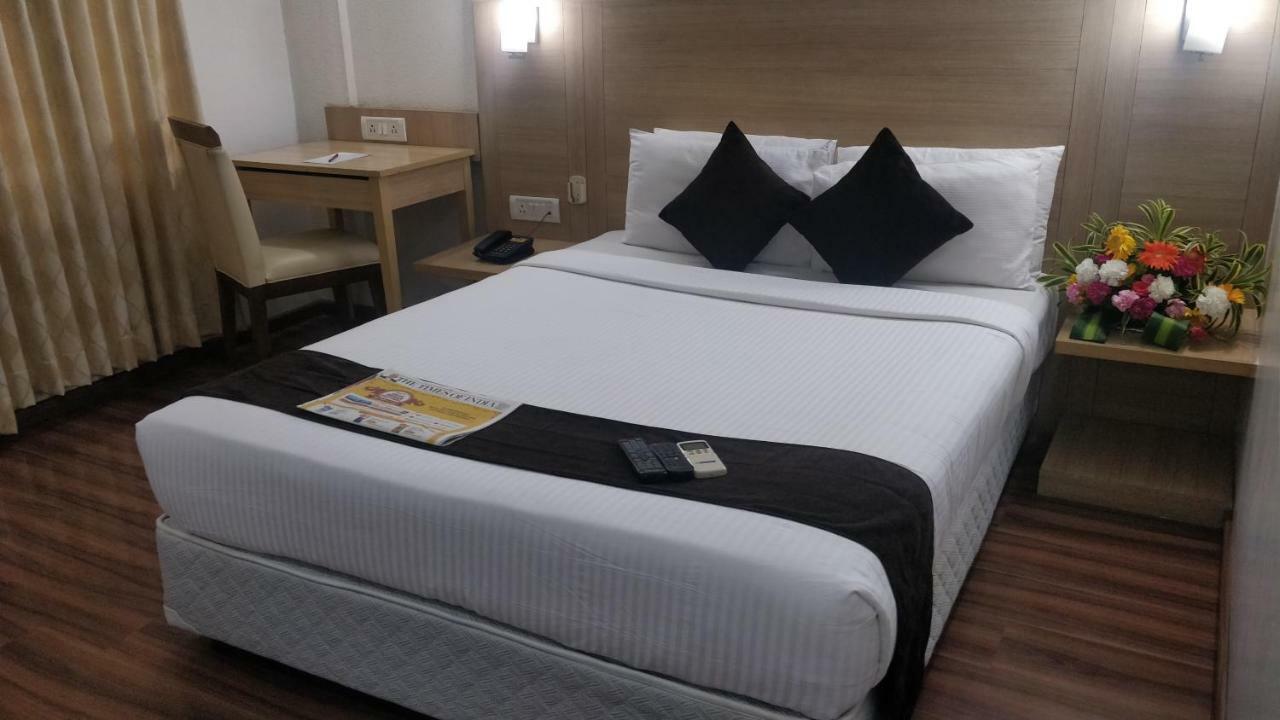 Hotel Ambient Turret Bangalore Extérieur photo